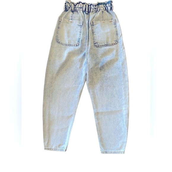 Zara Paper Bag High Rise Button Fly Jean Pants, Blue Light Wash, Size 6 - Picture 7 of 9